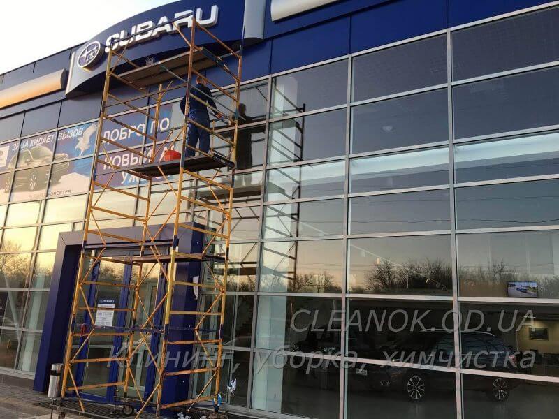 Клиниинг автосалона SUBARU